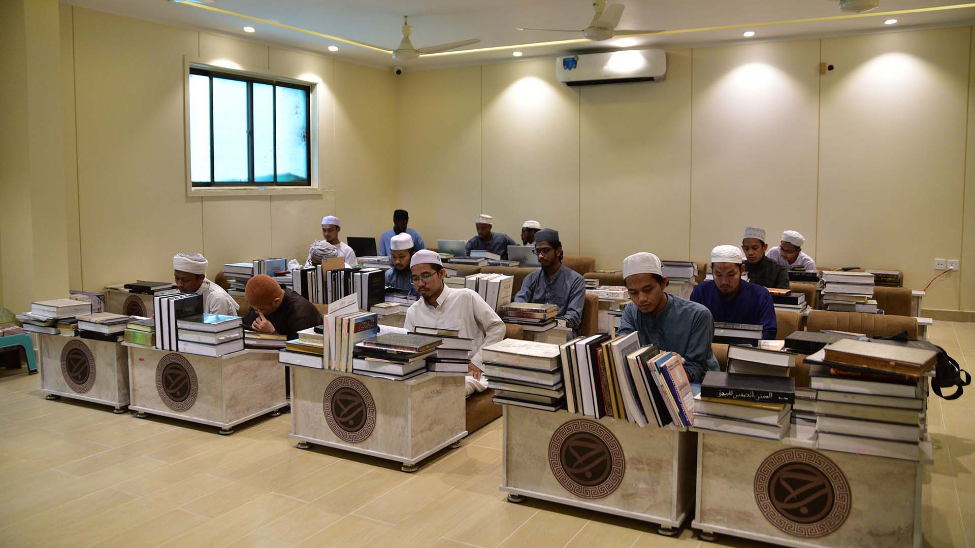 Binoria Takhassus class